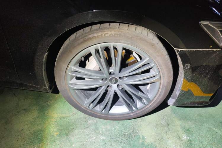 Used Audi A7 2023 45 TFSI Prestige Edition Right Front Wheel Hub