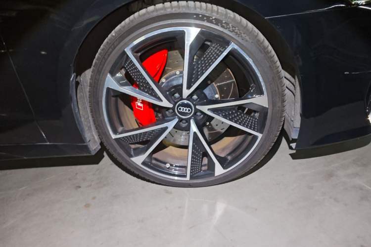 Used Audi A7 2023 45 TFSI Prestige Edition Right Front Wheel Hub