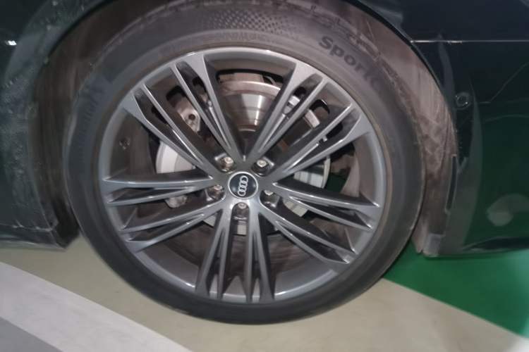 Used Audi A7 2023 45 TFSI Prestige Edition Right Front Wheel Hub