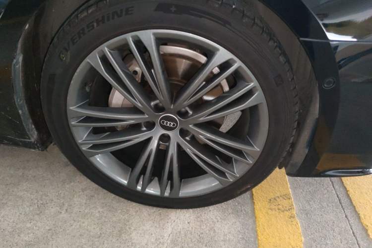 Used Audi A7 2023 45 TFSI Prestige Edition Right Front Wheel Hub