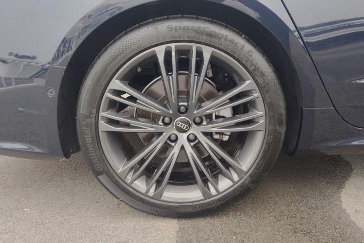 Used Audi A7 2023 45 TFSI Prestige Edition Right Rear Wheel Hub