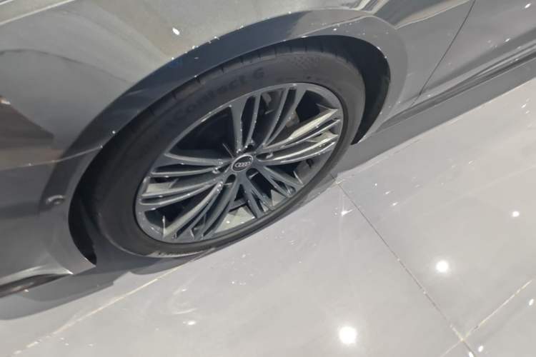 Used Audi A7 2023 45 TFSI Prestige Edition Left Front Wheel Hub
