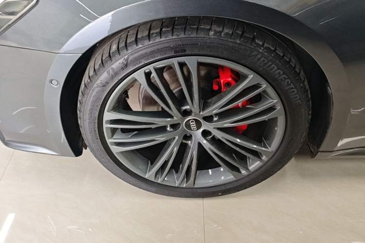 Used Audi A7 2023 45 TFSI Prestige Edition Left Front Wheel Hub