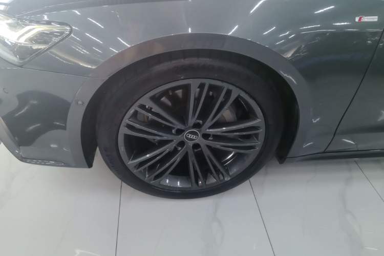 Used Audi A7 2023 45 TFSI Prestige Edition Left Front Wheel Hub
