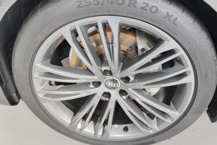 Used Audi A7 2023 45 TFSI Prestige Edition Left Front Wheel Hub