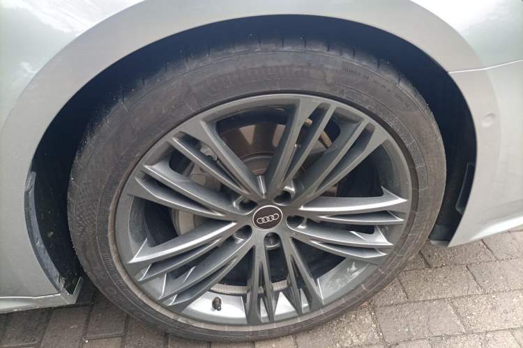 Used Audi A7 2023 45 TFSI Prestige Edition Right Front Wheel Hub