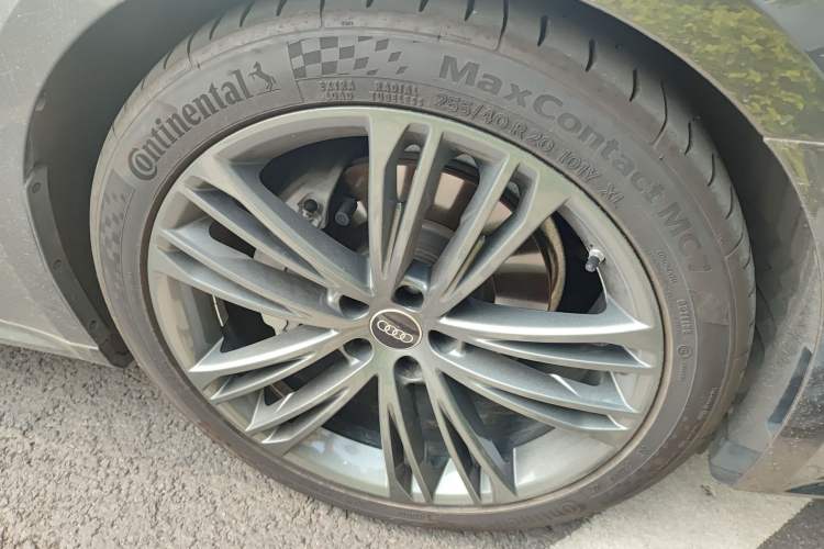 Used Audi A7 2023 45 TFSI Prestige Edition Right Front Wheel Hub