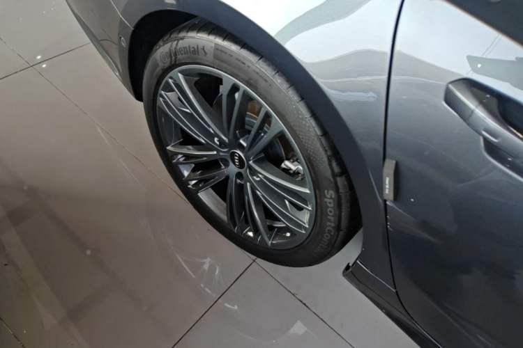 Used Audi A7 2023 45 TFSI Prestige Edition Right Rear Wheel Hub