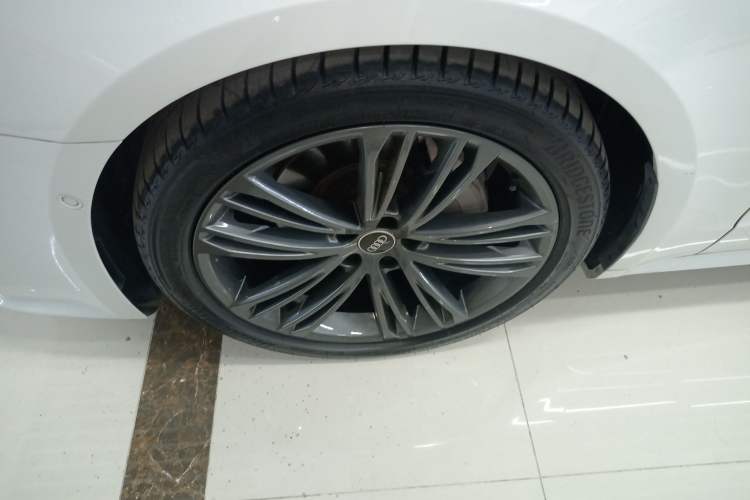 Used Audi A7 2023 45 TFSI Prestige Edition Left Front Wheel Hub