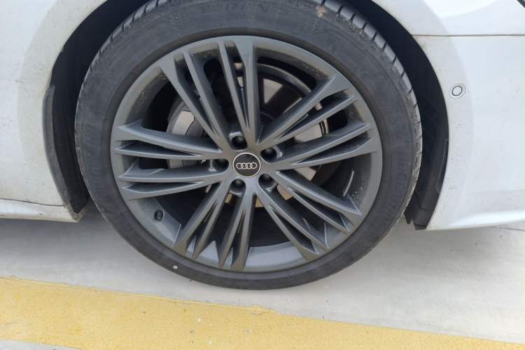 Used Audi A7 2023 45 TFSI Prestige Edition Right Front Wheel Hub