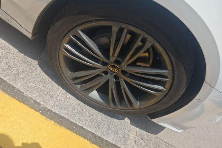 Used Audi A7 2023 45 TFSI Prestige Edition Right Front Wheel Hub
