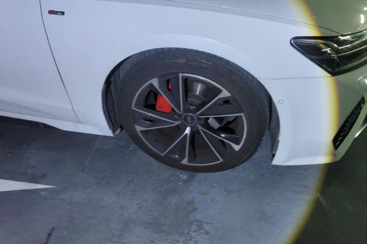 Used Audi A7 2023 40 TFSI Luxury Model Right Front Wheel Hub