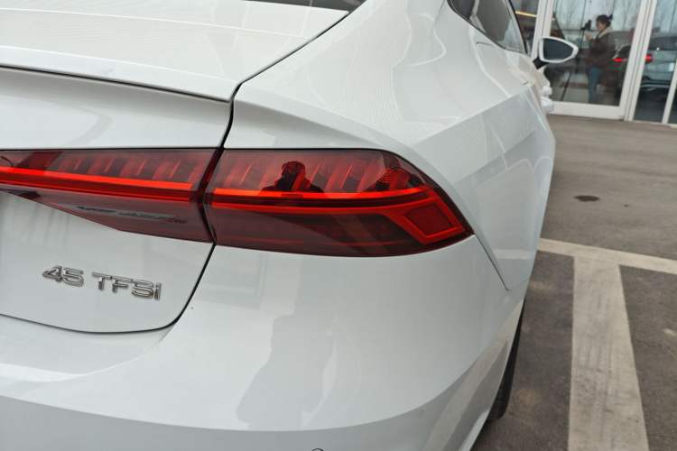 Used Audi A7 2023 45 TFSI Prestige Edition Right Rear Taillight