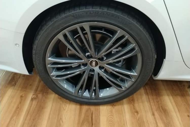 Used Audi A7 2023 45 TFSI Prestige Edition Right Rear Wheel Hub