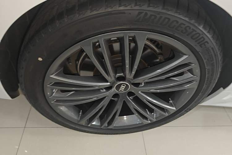Used Audi A7 2023 45 TFSI Prestige Edition Right Rear Wheel Hub