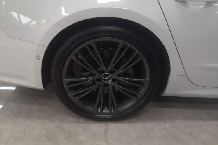 Used Audi A7 2023 45 TFSI Prestige Edition Right Rear Wheel Hub