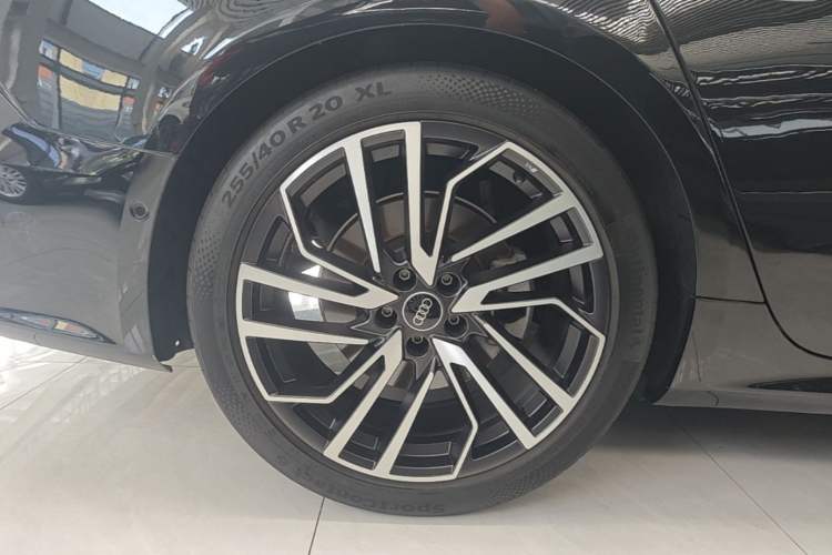 Used Audi A7 2024 45 TFSI Prestige Edition Right Rear Wheel Hub