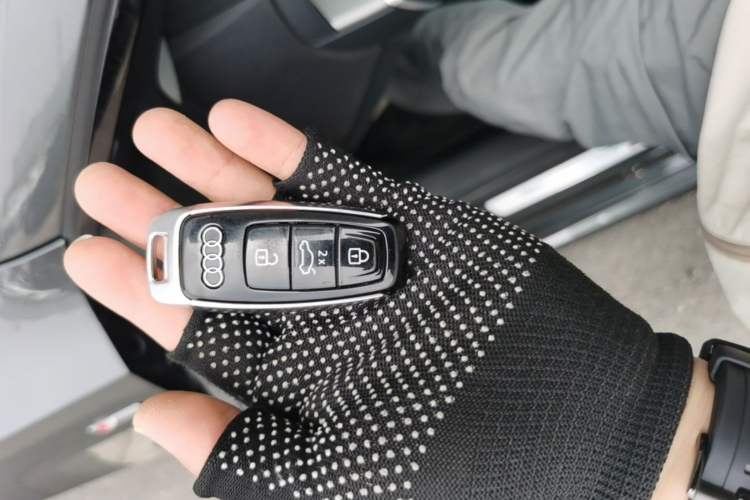 Used Audi A7 2024 45 TFSI Prestige Edition Vehicle Key