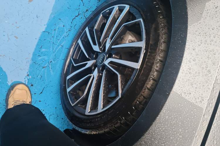 Used Audi A7 2024 45 TFSI Prestige Edition Right Front Wheel Hub