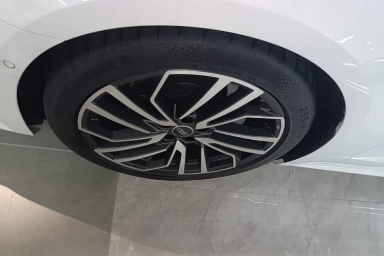 Used Audi A7 2024 45 TFSI Prestige Edition Left Front Wheel Hub