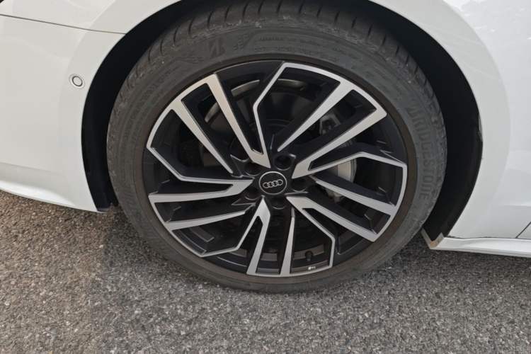 Used Audi A7 2024 45 TFSI Prestige Edition Left Front Wheel Hub