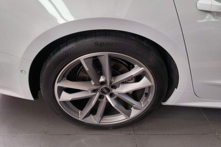 Used Audi A7 2024 45 TFSI Prestige Edition Right Rear Wheel Hub