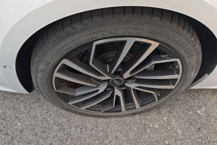 Used Audi A7 2024 45 TFSI Prestige Edition Right Rear Wheel Hub