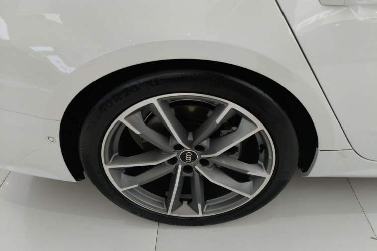 Used Audi A7 2024 45 TFSI Prestige Edition Right Rear Wheel Hub
