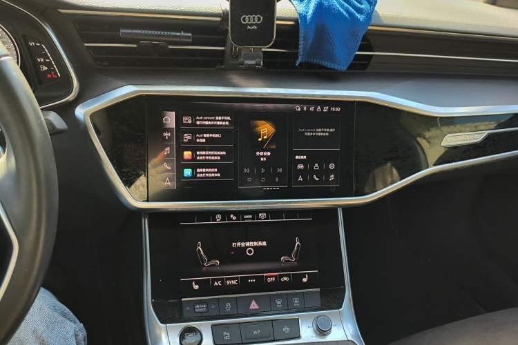 Used Audi A7L 2022 55 TFSI quattro S-line Zhiyuan Crystal Flow Package Audio And AC Panel