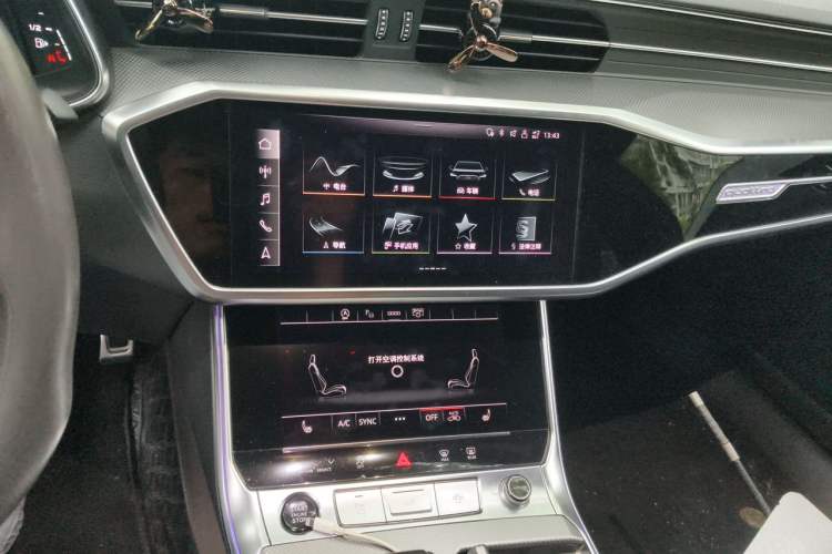 Used Audi A7L 2022 45 TFSI quattro S-line Wind Rider Audio And AC Panel