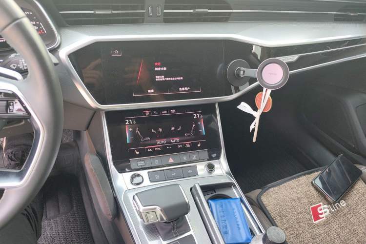 Used Audi A7L 2022 45 TFSI quattro S-line Visionary Crystal Package Audio And AC Panel