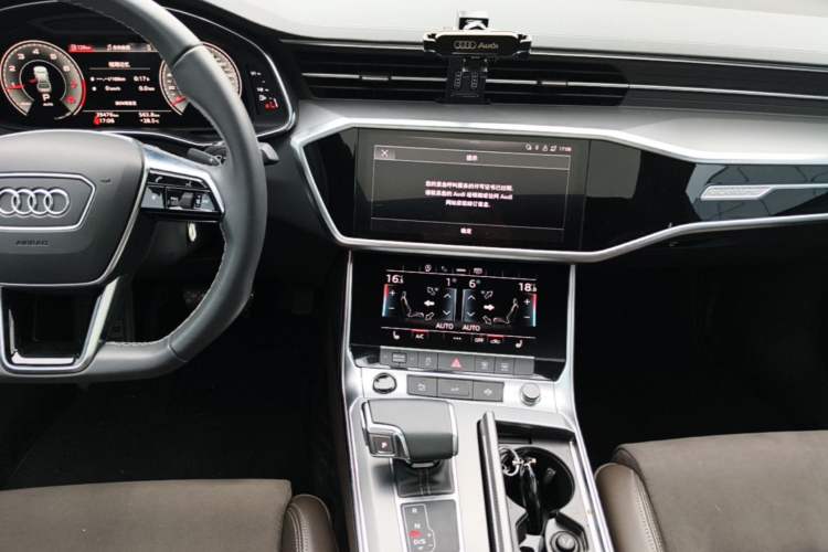 Used Audi A7L 2022 45 TFSI quattro S-line Wind Rider Audio And AC Panel