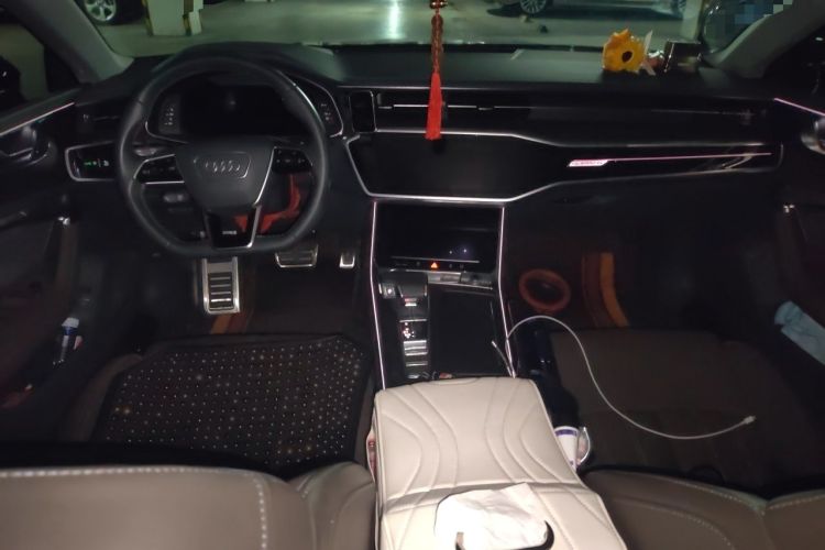 Used Audi A7L 2022 55 TFSI quattro S-line Avantgarde Black Package Center Console