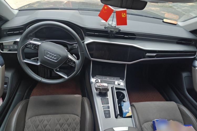 Used Audi A7L 2022 45 TFSI quattro S-line Visionary Crystal Package Center Console