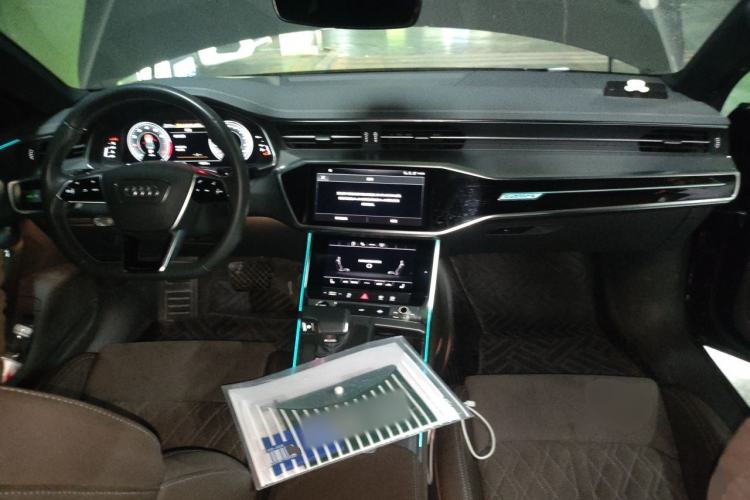 Used Audi A7L 2022 45 TFSI quattro S-line Wind Rider Center Console