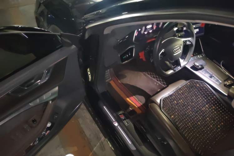 Used Audi A7L 2022 55 TFSI quattro S-line Avantgarde Black Package Driver Seat