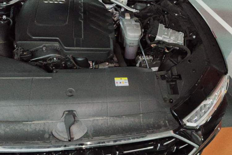 Used Audi A7L 2022 45 TFSI S-line Dream-Chasing Youth Edition Engine Bay Left