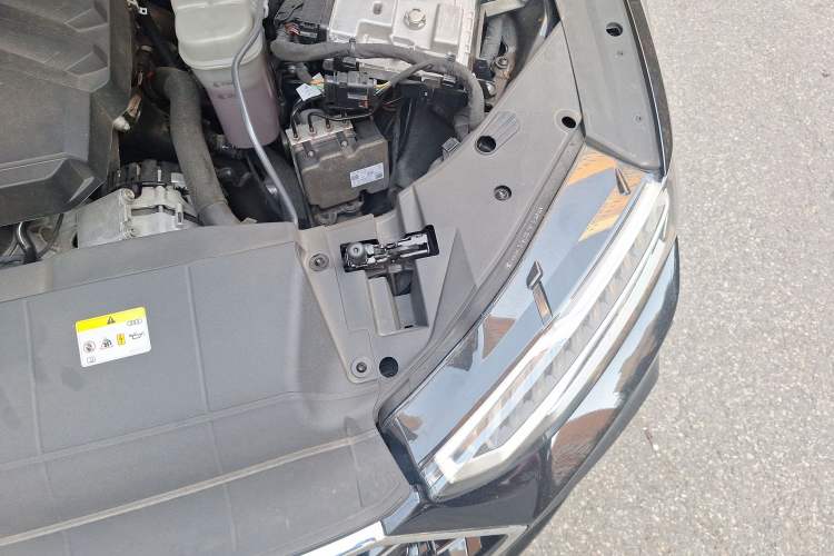 Used Audi A7L 2022 45 TFSI S-line Dream-Building Edition Engine Bay Left