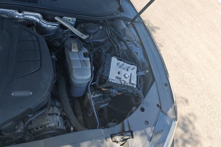 Used Audi A7L 2022 45 TFSI S-line Dream-Building Edition Engine Bay Left
