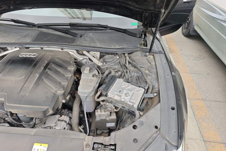 Used Audi A7L 2022 45 TFSI S-line Dream-Building Edition Engine Bay Left