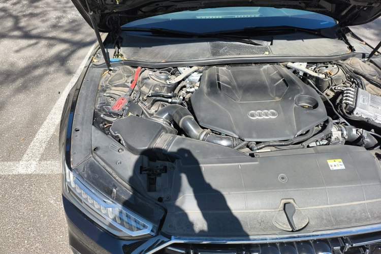 Used Audi A7L 2022 55 TFSI quattro S-line Zhiyuan Crystal Flow Package Engine Bay Right