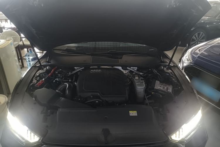 Used Audi A7L 2022 45 TFSI S-line Dream-Building Crystal Flow Package Engine Bay