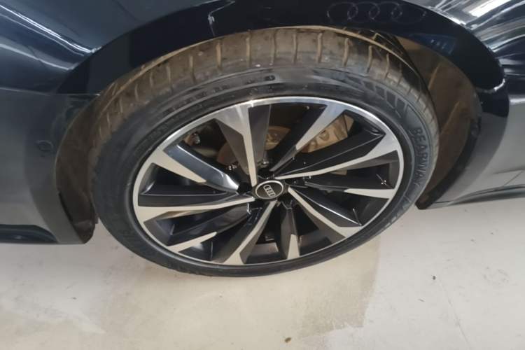 Used Audi A7L 2022 45 TFSI S-line Dream-Building Crystal Flow Package Exterior 4