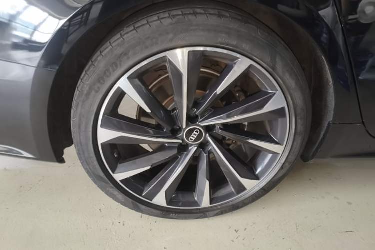 Used Audi A7L 2022 45 TFSI S-line Dream-Building Crystal Flow Package Exterior 5