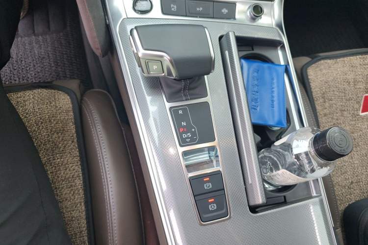 Used Audi A7L 2022 45 TFSI quattro S-line Visionary Crystal Package Gear Lever