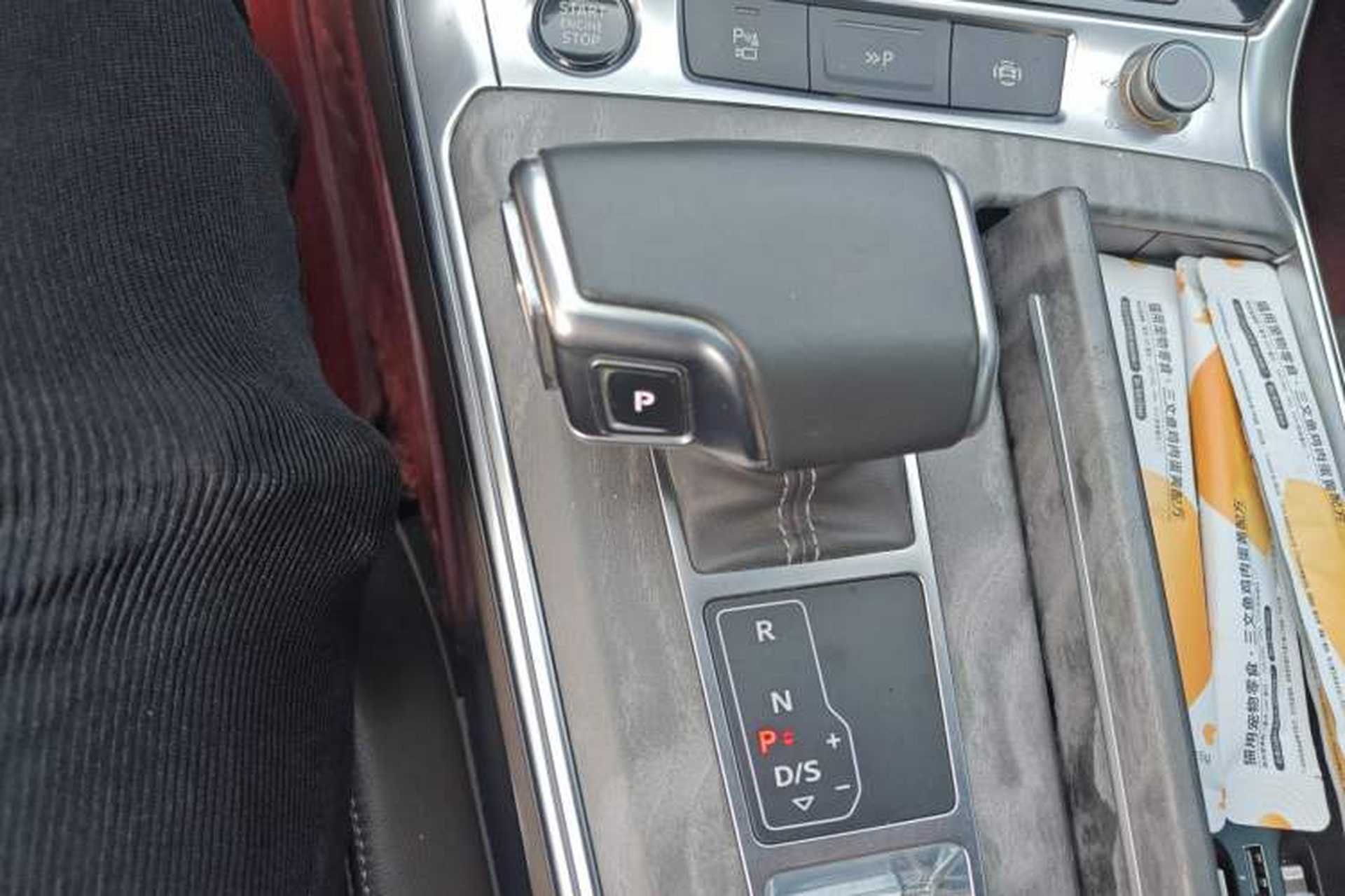 Used Audi A7L 2022 45 TFSI quattro S-line Visionary Edition Obsidian Black Package Gear Lever