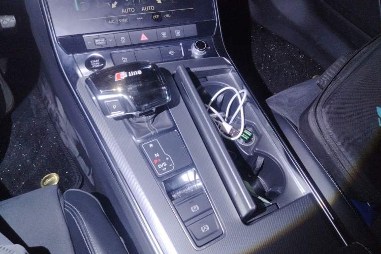 Used Audi A7L 2022 45 TFSI S-line Dream-Building Edition Gear Lever