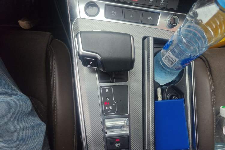 Used Audi A7L 2022 45 TFSI S-line Dream-Building Edition Gear Lever