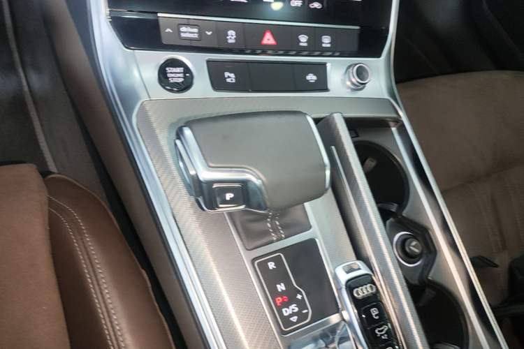 Used Audi A7L 2022 45 TFSI S-line Dream-Building Edition Gear Lever