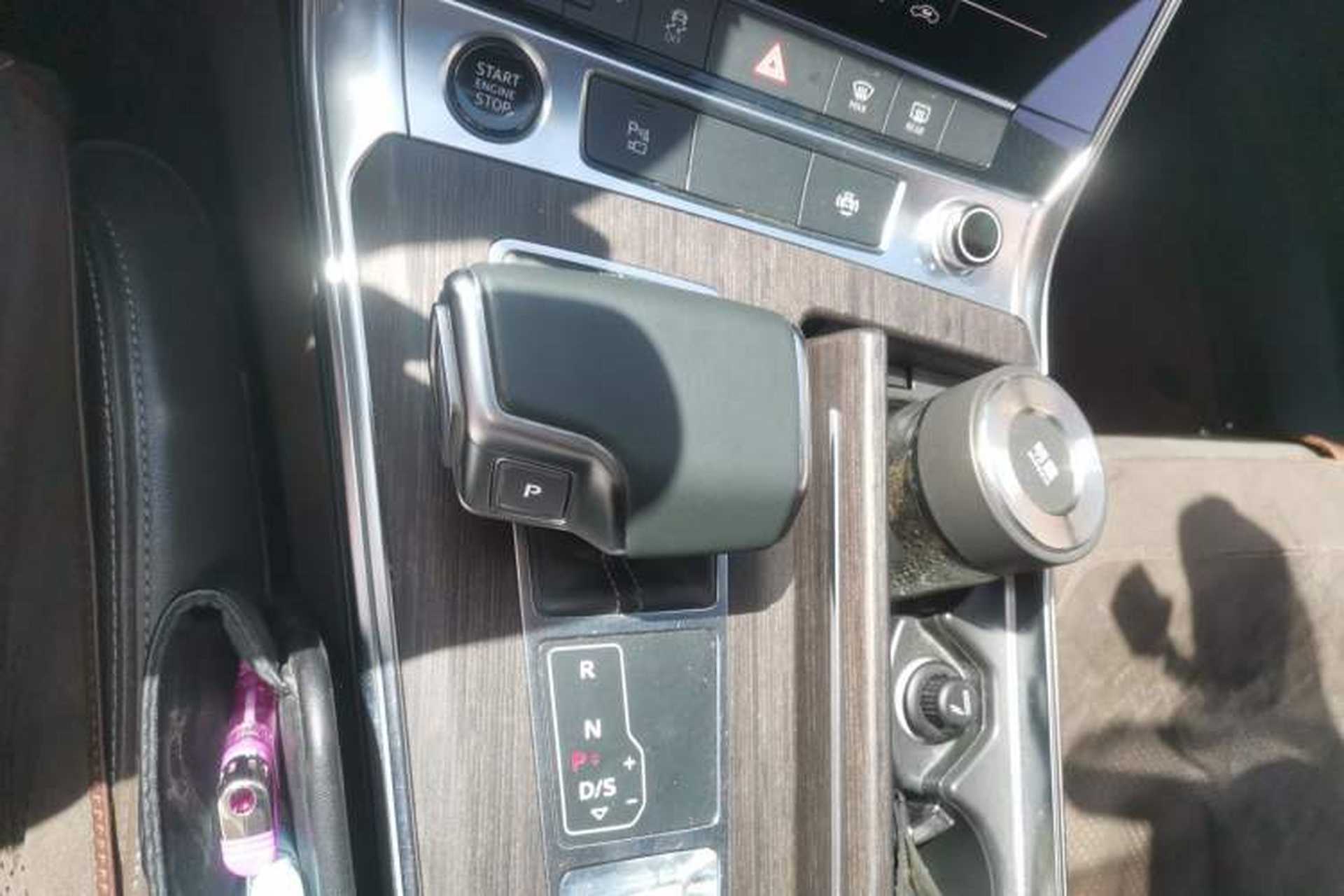 Used Audi A7L 2022 45 TFSI S-line Dream-Building Edition Gear Lever